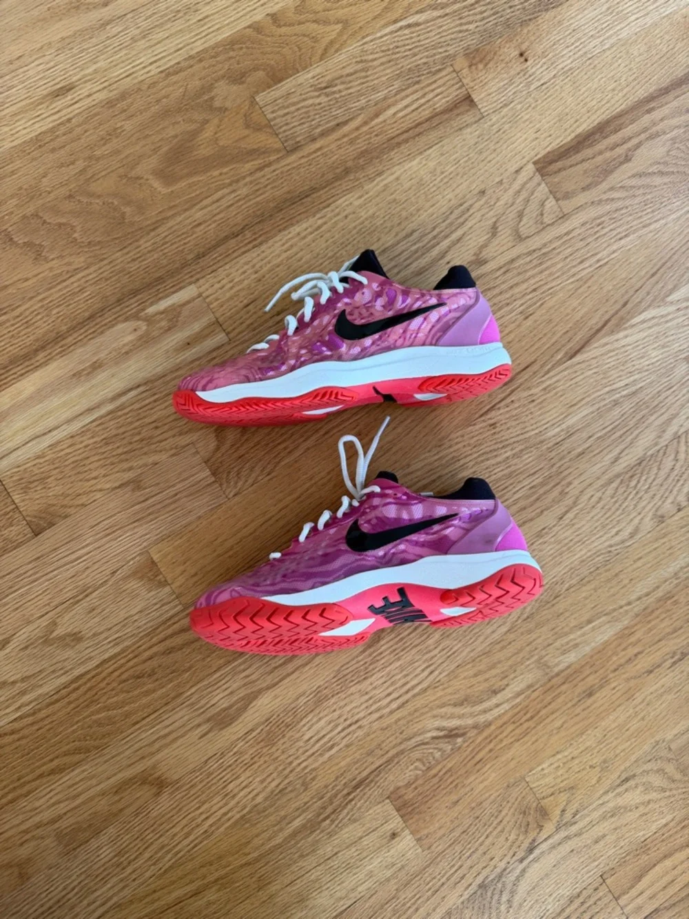 Nike Women's Zoom Cage 3 tennis shoes